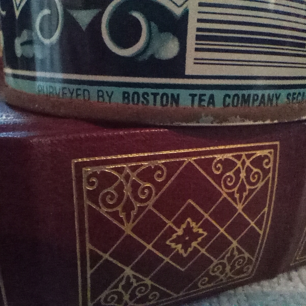 Vintage Boston's Chinese Tea Tin - Picture 5 of 6
